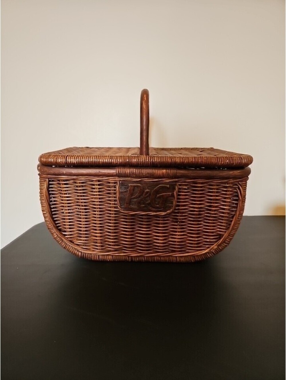 Vintage P&G Procter & Gamble Wicker Picnic Basket Wood Plaque Removable Lid